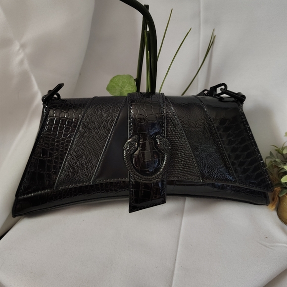 ALDO Black Patent Leather Alligator/Snake Clutch/Handbag w/ Double Snake Head - Picture 2 of 13